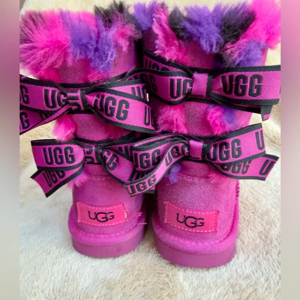 UGG BAILEY $160 Toddler BOW PLAID PUNK ROCK ROSE SUEDE SHEEPSKIN BOOTS Sz 11 GUC